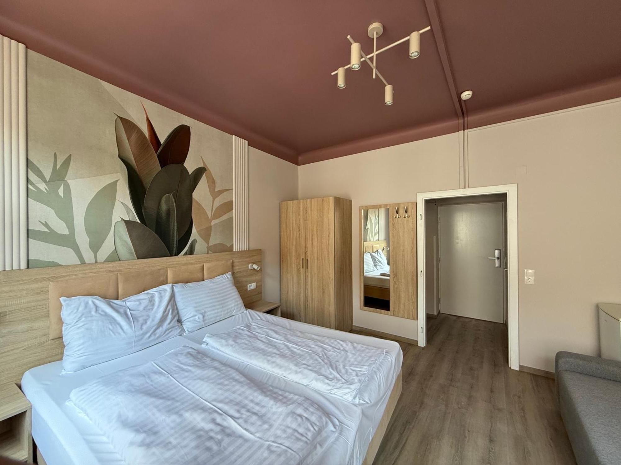 Apartment Dependance Rooms I 6 Mins To U6 Alser Strasse I Self Check In