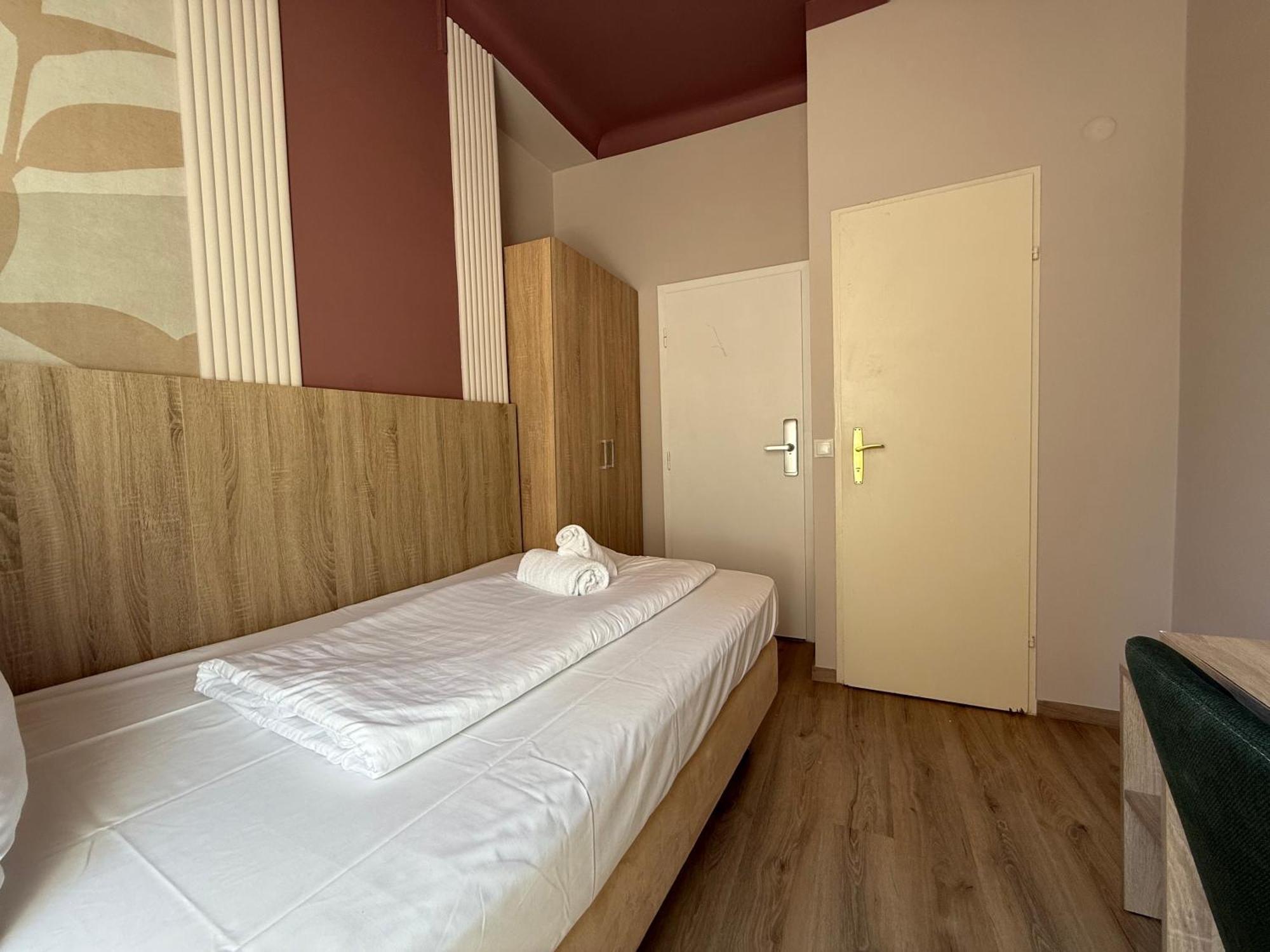 Dependance Rooms I 6 Mins To U6 Alser Strasse I Self Check In Apartment Wien